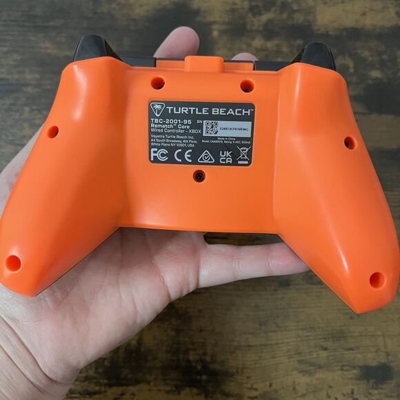 Lot of 3 Microsoft Xbox One Controllers – For Parts or Repair (Untested) - Picture 10 of 11